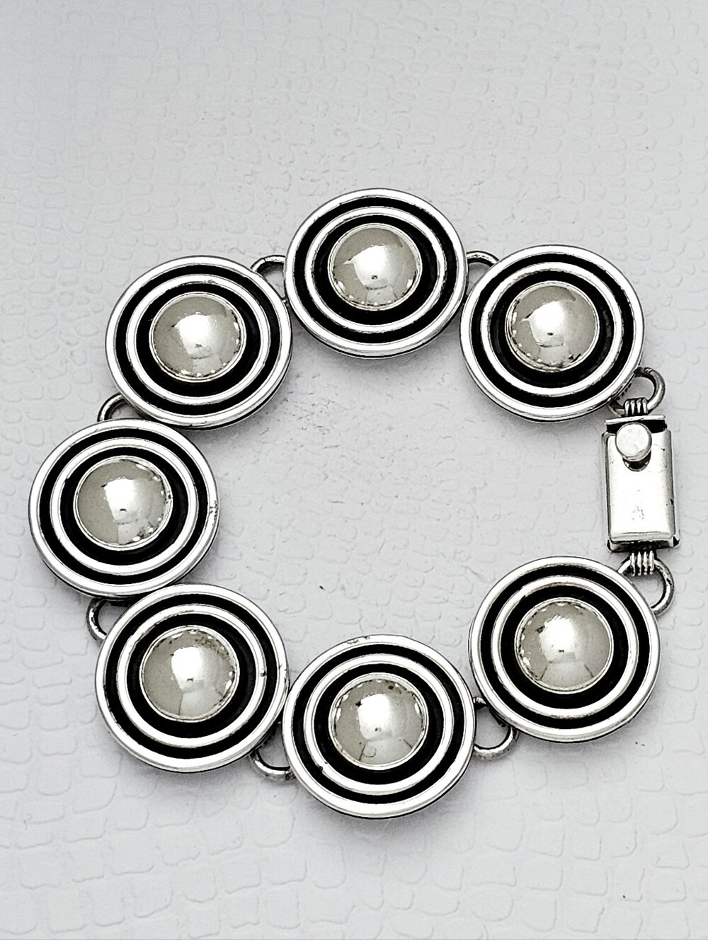 Silpada Extremely Rare🦄Sterling Silver Concentric Circle Dome Bracelet
